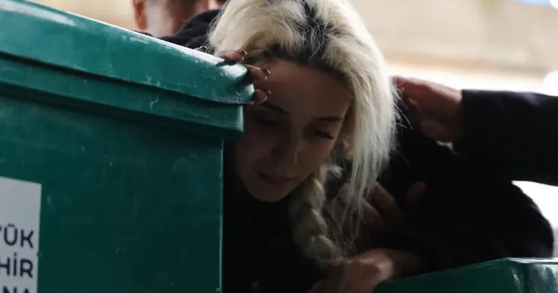 Babanın katlettiği 2 kardeş toprağa verildi! Acılı anne güçlükle ayakta durdu: Onları kimseye bırakmam