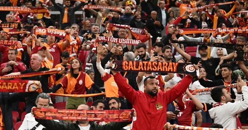 Galatasaraylı taraftarlardan yönetime tepki