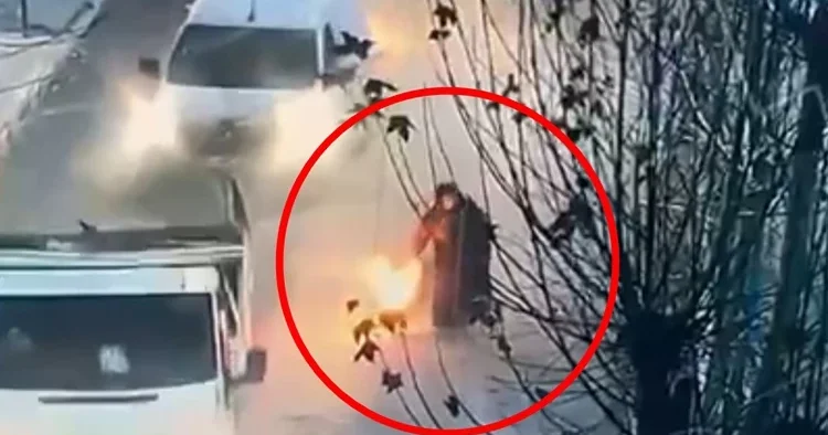 Batman da eylem için lastik yakan gruba, kadınlar engel oldu