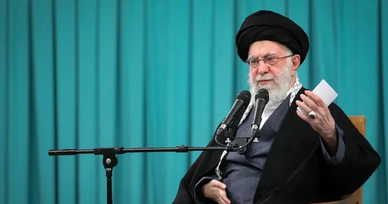 İran dini lideri Hamaney, protestolarda binlerce kişinin öldüğünü kabul etti