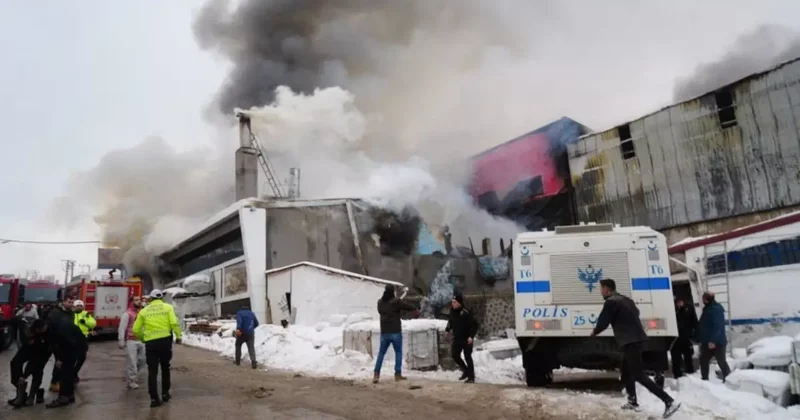 İş yerinde çıkan yangın öncesi meydana gelen patlama güvenlik kamerasında