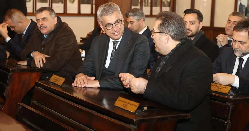 Can güvenliği yok deyip kapattıkları Erzurum Kongre Binası na Bakan Memişoğlu nu götürdüler