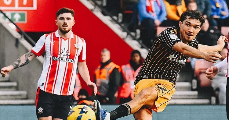 Hull City, Southampton’ı deplasmanda devirdi!