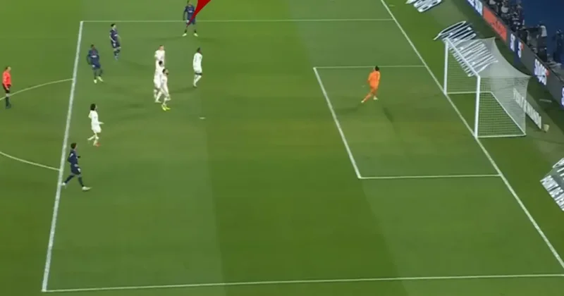 Futbol dğnyası Dembele nin aşırtma golünü konuşuyor