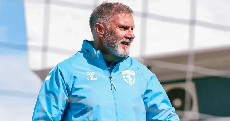 Samsunspor un Alman hocası hastaneden çıkıp idmana koştu