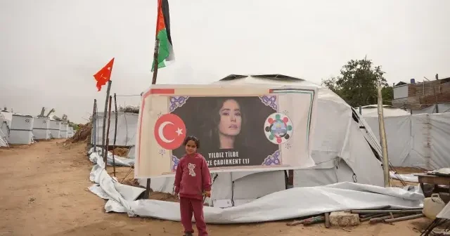 Gazze’de Yıldız Tilbe Çadır Kenti Açıldı VİDEO İZLE