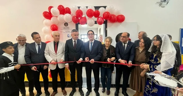 Depremde kaybettiği çocuklarının anısını bilim ve sanatla yaşatıyor İzmir Haberleri