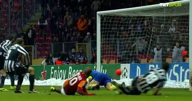 Galatasaray ın Juventus ile yaptığı son maçı hatırlayalım: Arrivederci Juventus!