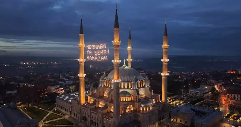 Bakan Ersoy: Restorasyonlarını tamamladığımız camilerimizi ramazanda ibadete açıyoruz