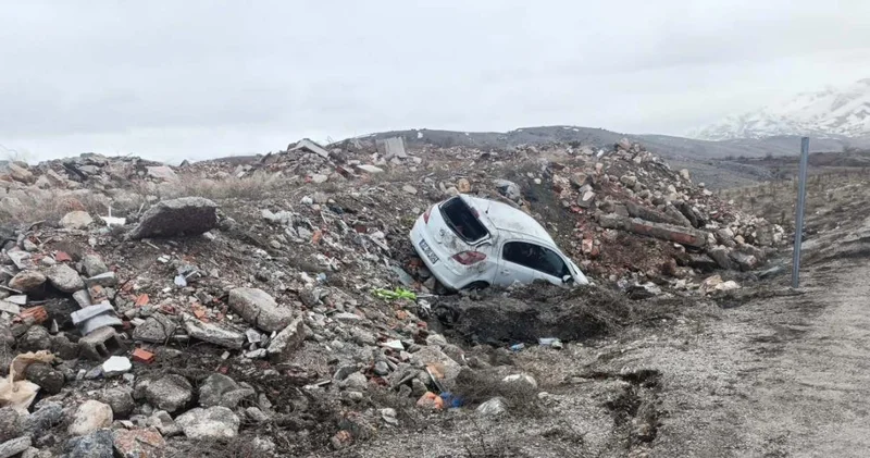 Kontrolden çıkan araç takla attı: Aynı aileden 5 yaralı!