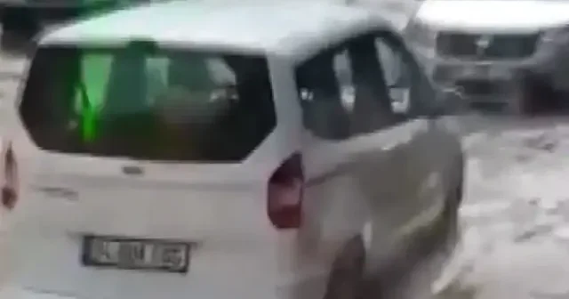 Adana ya 15 dakikalık yağış yetti: Caddeler göle döndü VİDEO İZLE