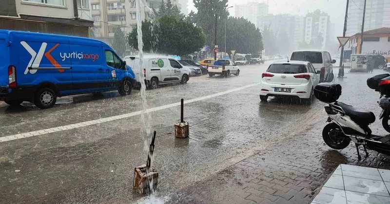 Kısa süren yağmur hayatı felç etti