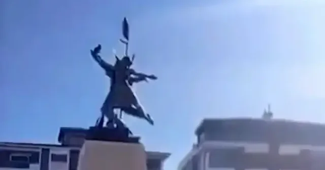 Meydan yenileme bahanesiyle kaldırılmıştı: 15 Temmuz Anıtı’nı ‘yarışma’ kılıfıyla yok ettiler VİDEO İZLE