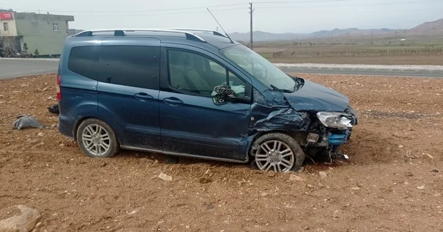 Gercüş te çarpışan araçlardan burunları bile kanamadan kurtuldular Batman Haberleri