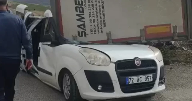 TIR ın dorsesi, radar aracının üzerine devrildi; jandarma personeli yaralandı Batman Haberleri
