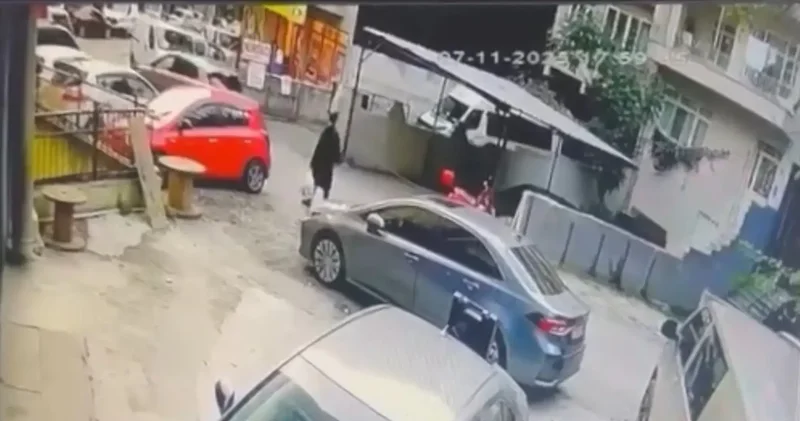 Kağıthane de otomobil 4 araca ve yayaya çarptı: Yanımdaki araç olmasaydı morgda olurdum