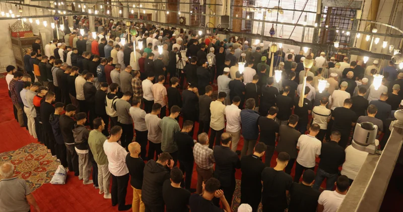 İlk teravih namazı hangi gün, saat kaçta kılınacak? Ramazan İmsakiyesi ile İstanbul, Ankara, Bursa’da teravih namazı vakitleri