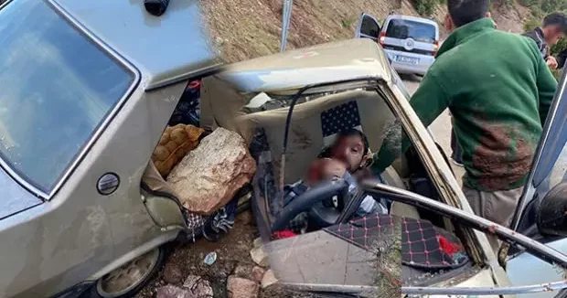 Kahramanmaraş haberleri Kahramanmaraş ta korkunç kaza: Kaya parçası otomobilin içine girdi: 2 si ağır 4 yaralı 17 Şubat 2026
