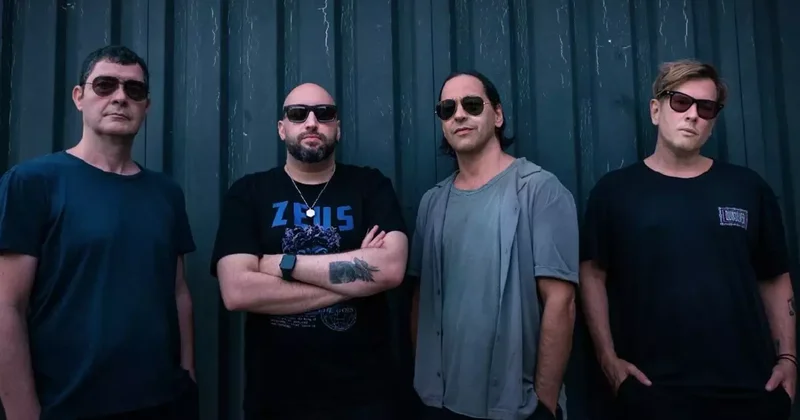 Duman ın solisti Kaan Tangöze şafak operasyonuyla gözaltına alındı