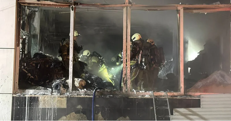 Bağcılar da tekstil fabrikasında çıkan yangın söndürüldü Son dakika haberleri