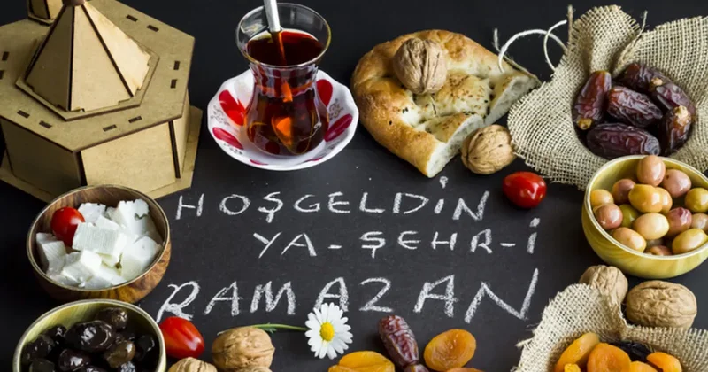 Ramazanda mide krampı ve reflüye son: Yemekte 20 dakika kuralı!