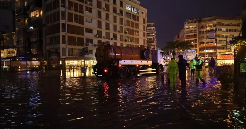 İzmir’de deniz seviyesi 85 santimetre yükseldi! Ekipler harekete geçti