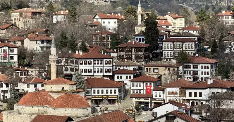 UNESCO kentinde Ramazan asırlık camilerde yaşanacak