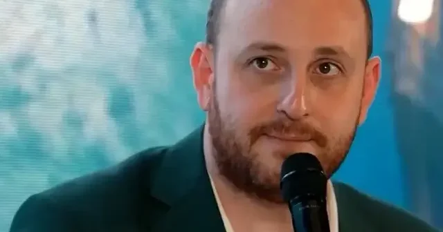 Cumhurbaşkanı Erdoğan a dair o hatıra gündem oldu: Siyasi yasak gelirken bile vatandaşa hizmetten vazgeçmemiş VİDEO İZLE