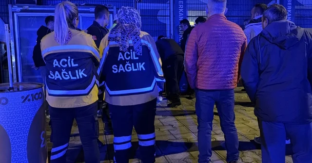 Motosiklet kazasında yaralanıp hastaneye gitmek istemeyen genci polis ikna etti Düzce Haberleri