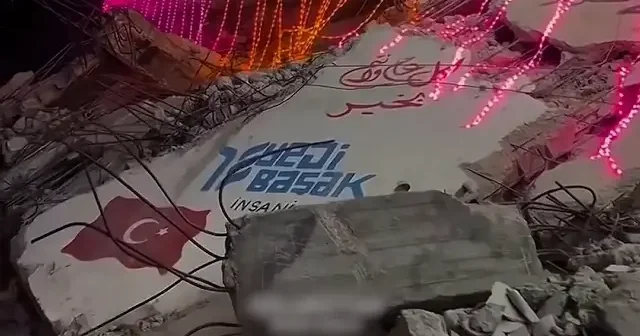 Gazze’de Türk bayrağı altında enkazların arasında Ramazan coşkusu VİDEO İZLE