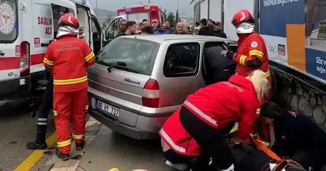 Fethiye’de feci kaza: 1 ölü 2 yaralı VİDEO İZLE