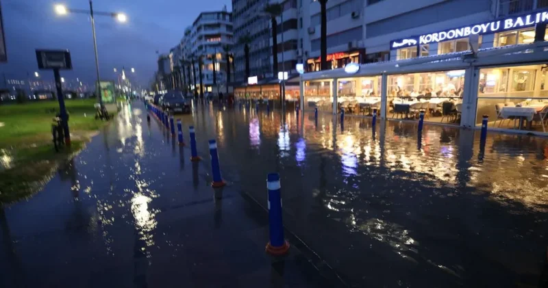 İzmir i fırtına vurdu! Deniz ile kara birleşti