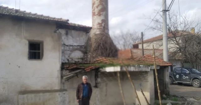 Balıkesir de tarihi eski cami çürümeye başladı Balıkesir Haberleri
