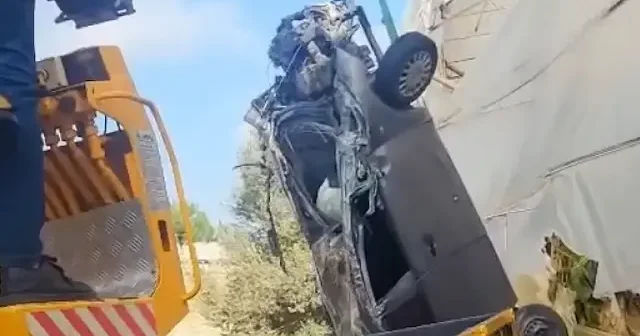 Alanya’da otomobil muz serasına devrildi: 1 ölü 1 ağır yaralı VİDEO İZLE