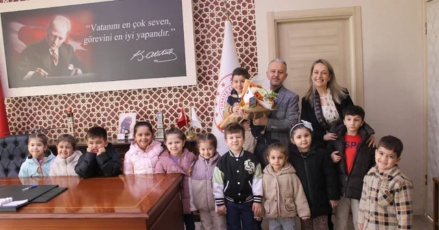 Miniklerden Tıp Bayramı nda anlamlı buluşma Düzce Haberleri