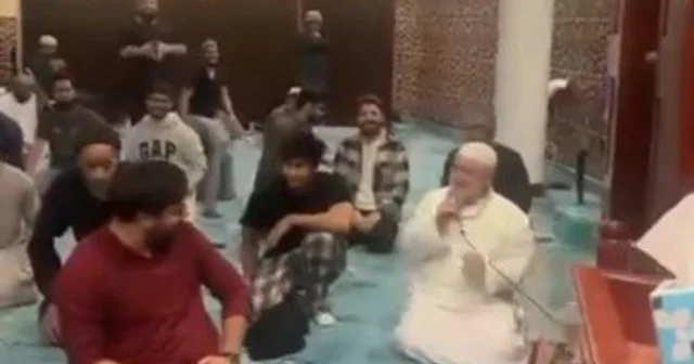 ABD de yaşayan Trabzonlu imam teravih sonrası cemaate 61 şınav çektiriyor Trabzon Haberleri