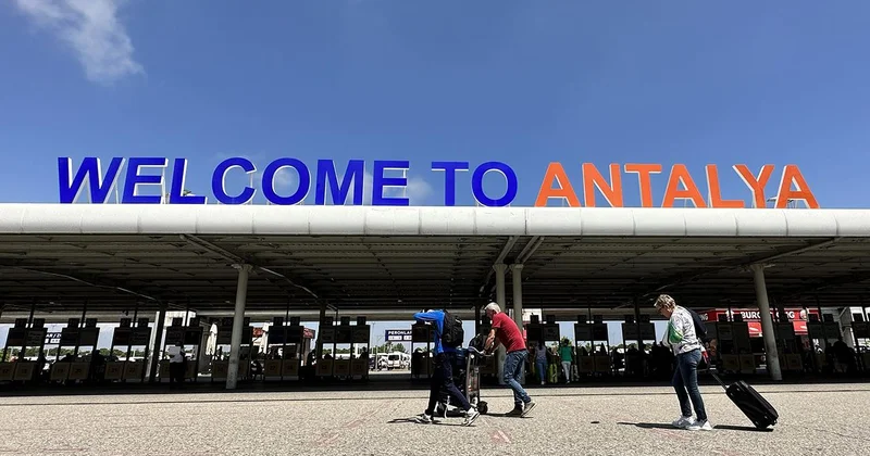 Antalya Havalimanı 2 ayda yaklaşık 2 milyon yolcuya hizmet verdi
