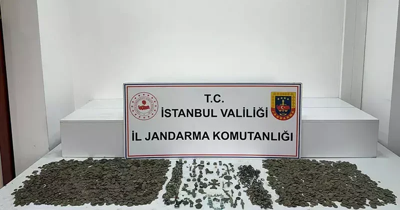 Sancaktepe de düzenlenen operasyonda 8 bin 582 tarihi eser ele geçirildi