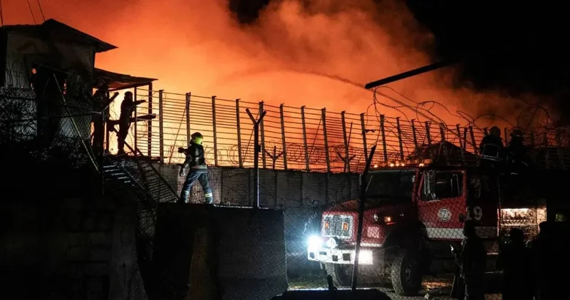 Kabil de hastane vuruldu, gözler Pakistan a çevrildi: 400 ölü