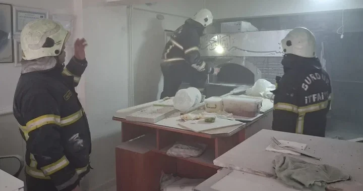 Burdur da pide salonunda doğal gaz patlaması