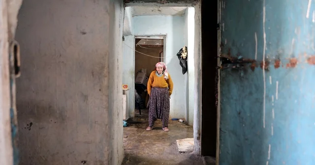 Hurdacı kadın, belediyeden aldığı gıda destek kartını Gazze ye bağışladı Gaziantep Haberleri