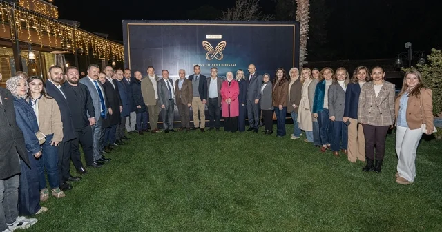 Bursa Ticaret Borsası, geleneksel sahur sofrasında şehrin dinamiklerini buluşturdu Bursa Ticaret Borsası ndan birlik ve beraberlik sofrası Bursa Haberleri