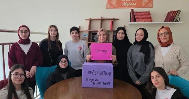 İzmirli öğrencilerin el emeği Gazze de iftar sofrasına dönüştü İmam hatip öğrencilerinden Gazze ye anlamlı yardım İzmir Haberleri
