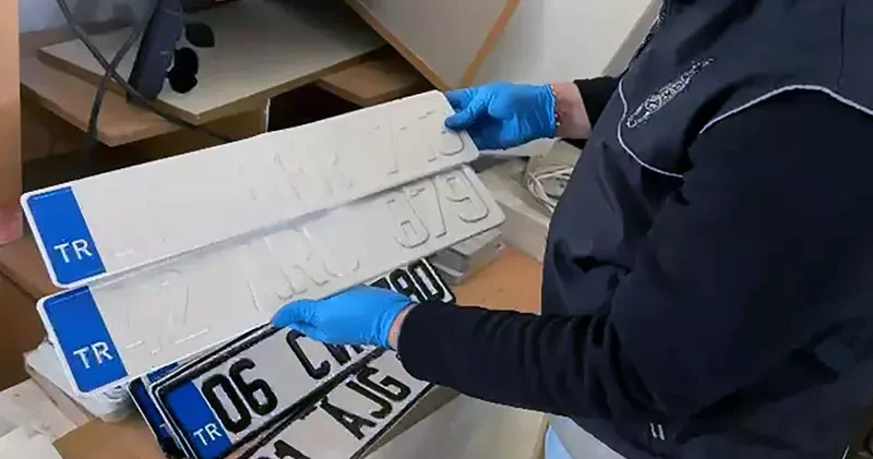 Sahte plaka basıp, satan şüphelilere operasyon; 4 tutuklama