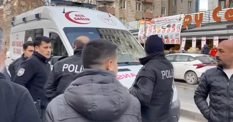 4 gün içinde ikinci facia! Bursa dan sonra İstanbul da yaşandı: Çöp kamyonunun çarptığı kadın hayatını kaybetti