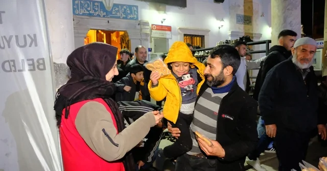 Kuyucak Belediyesi Kadir Gecesi nde vatandaşları unutmadı Aydın Haberleri