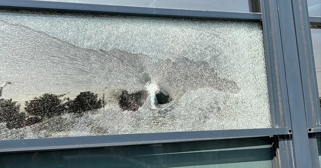 Motosikletli saldırganlar kapalı restoranı kurşunladı Bolu Haberleri