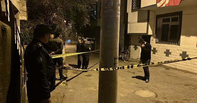 Silahlı kavgada evinin önünde duran genç kadın başından vurularak hayatını kaybetti Mersin Haberleri
