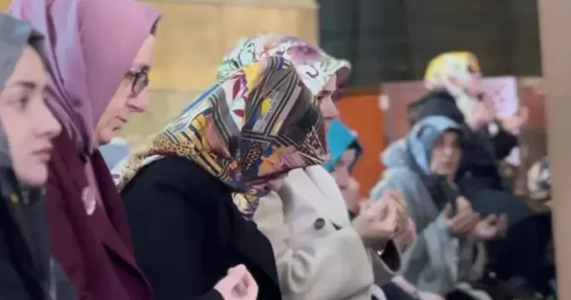 AK Parti Kadın Kolları nın 300 bini aşkın hatminin duası Ayasofya’da yapıldı