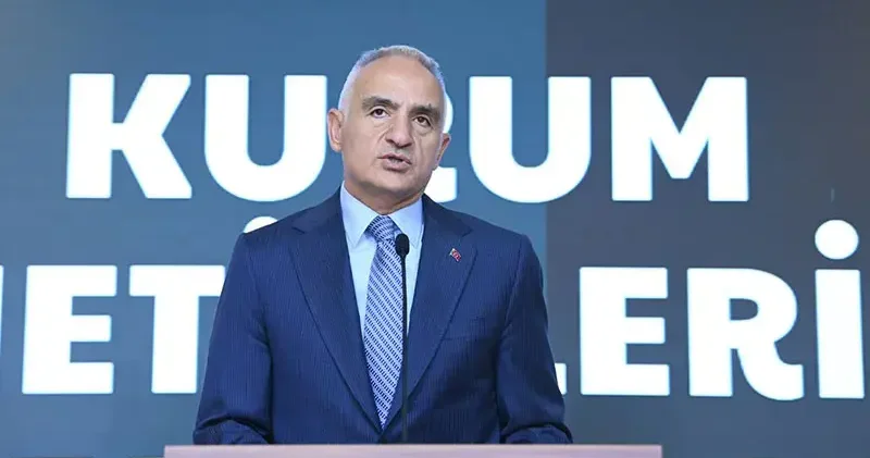 Bakan Ersoy, bakanlığa bağlı kurum yöneticileriyle iftarda bir araya geldi